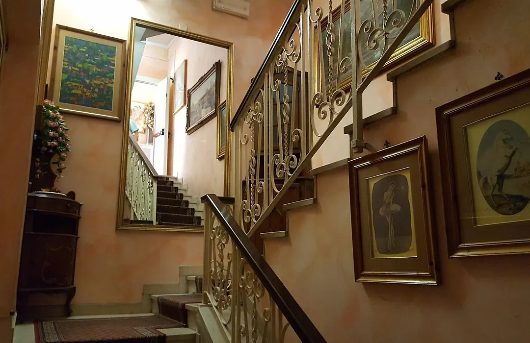 Hotel Royal-1
